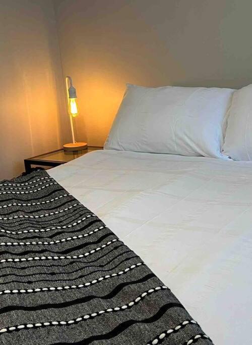 Miss Eastons Whare Villa Уестпорт Екстериор снимка