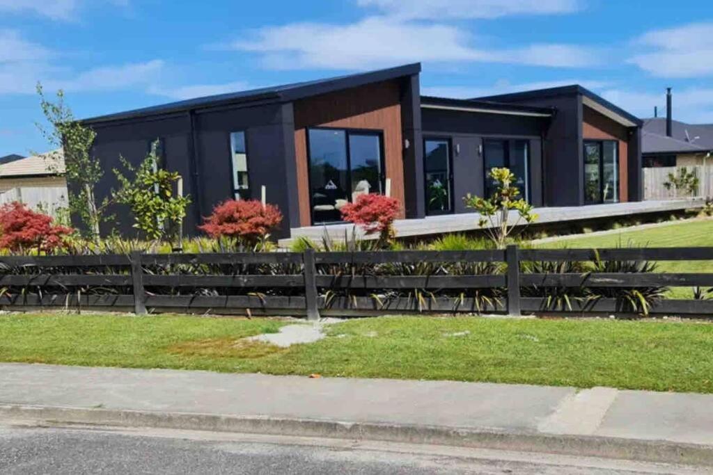 Miss Eastons Whare Villa Уестпорт Екстериор снимка